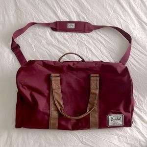 Herschel Novel Duffle - Burgundy